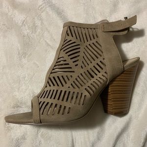 Size 9 tan booties